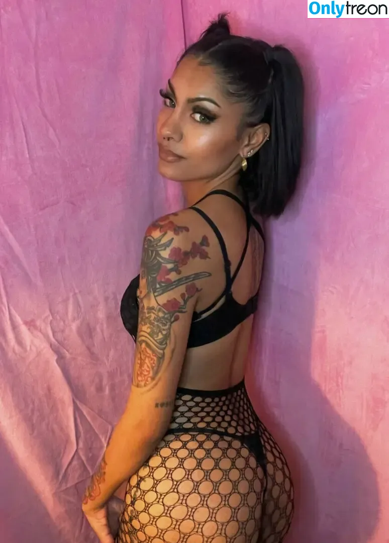 Missmioko nude photo #0004 (missmiyoko)