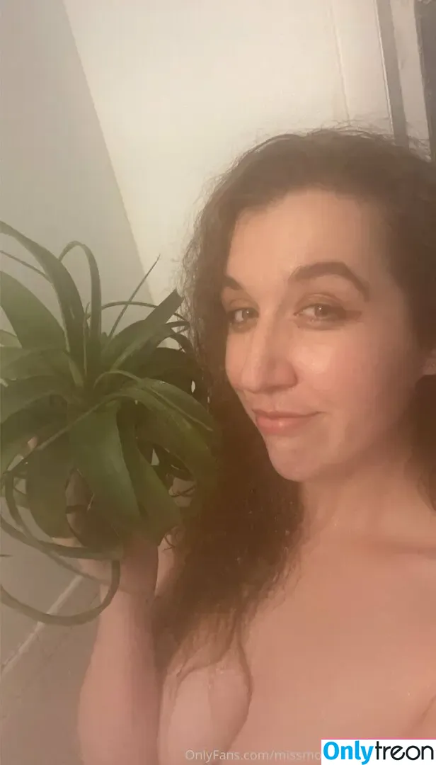 missmoonshineld nude photo #0003 (missmoonshinecollections)