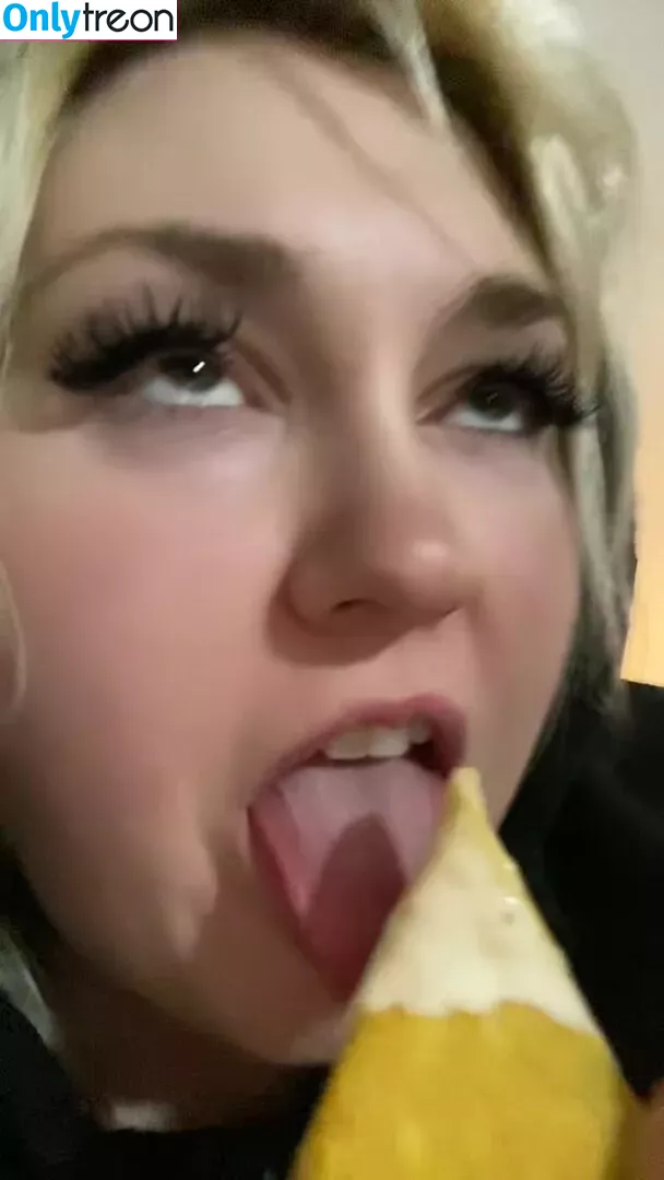 missnerdydirty nude photo #0231 (officialmissnerdydirty)