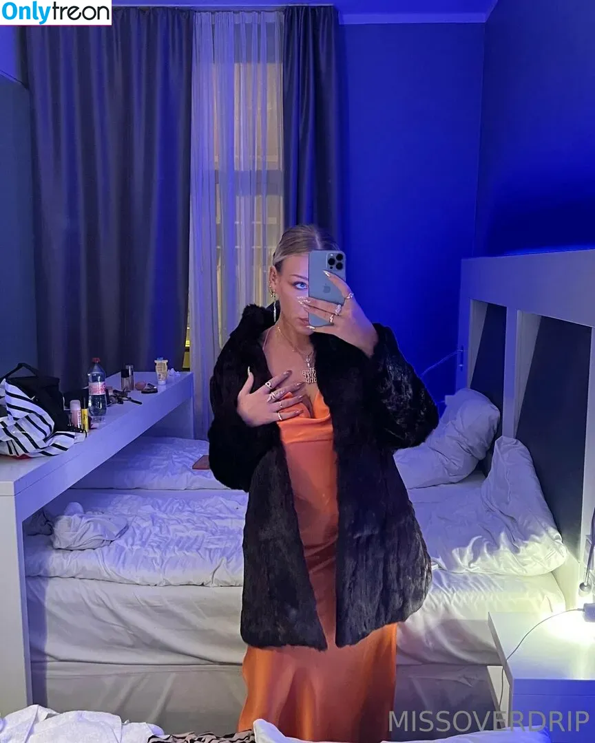 missoverdrip nude photo #0005 (missoverdrip)