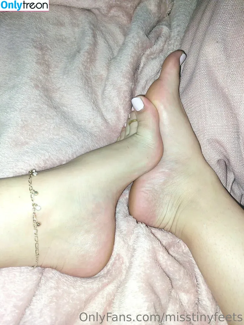 misstinyfeets nude photo #0021 (miss.tinyfeet)