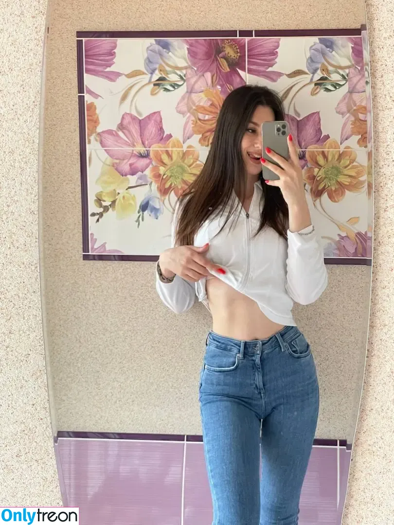 missvikusikk голая photo #0021 (Miss Vikusii / missvikki93)