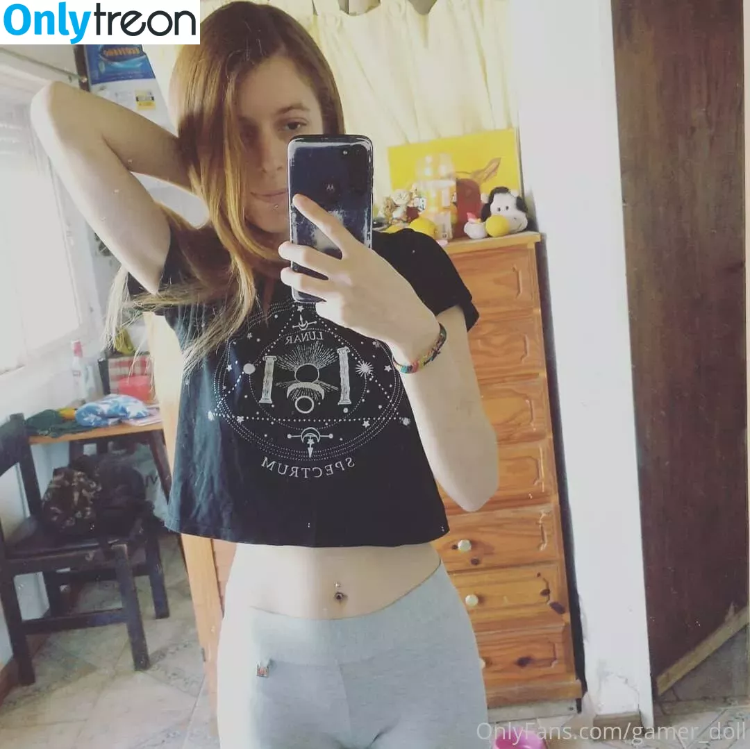 missygamerdolll nude photo #0004 (missygamerdolll)