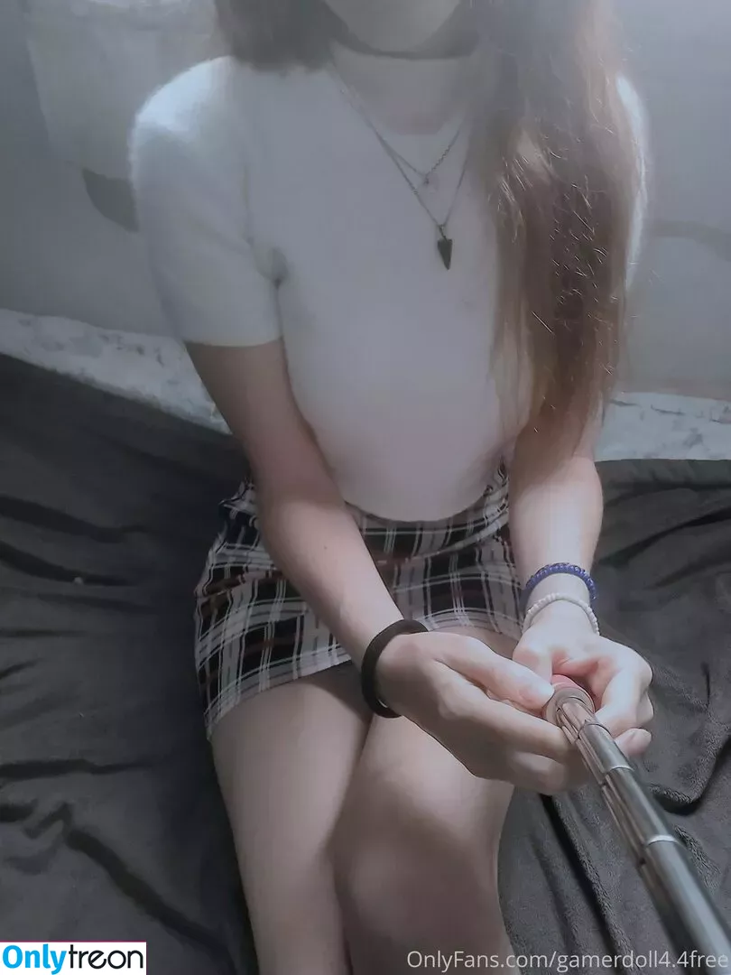 missygamerdolll nude photo #0022 (missygamerdolll)