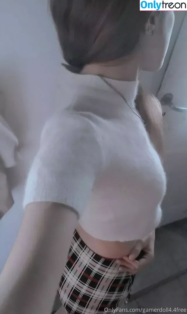missygamerdolll nude photo #0023 (missygamerdolll)