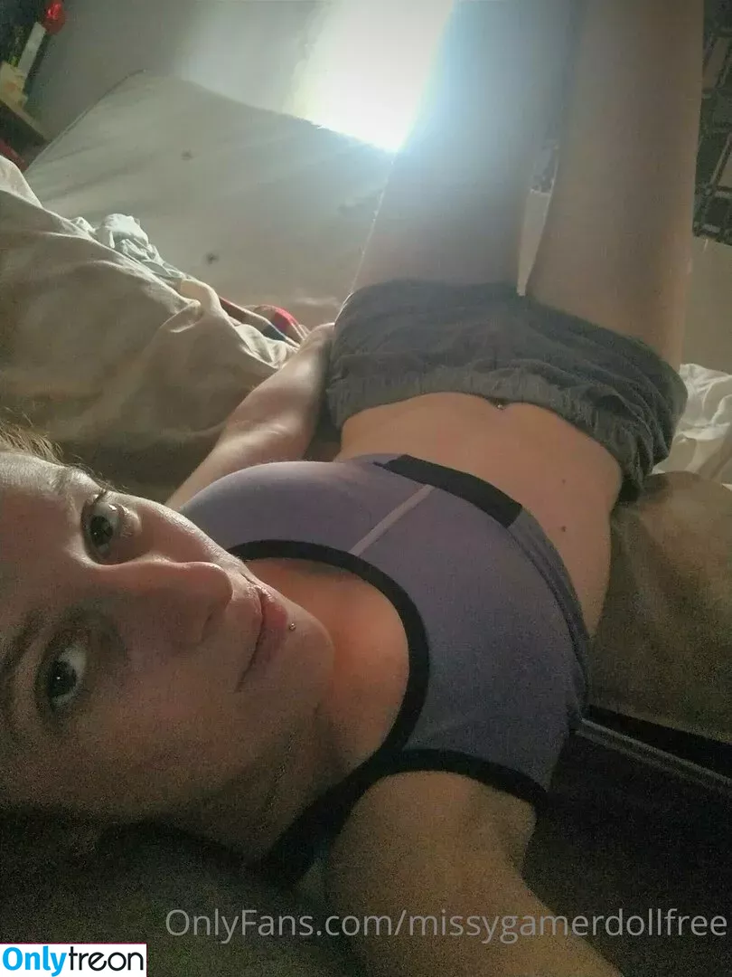 missygamerdolll nude photo #0041 (missygamerdolll)