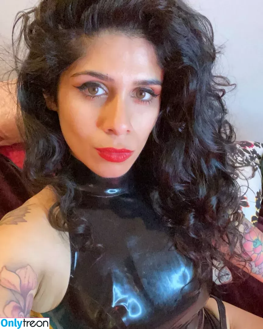 Mistress Sophia Sahara nude photo #0067 (Sophia Sahara / mistresssophiasahara / mssophiasahara / sophiasahara / sophiasaharafree)