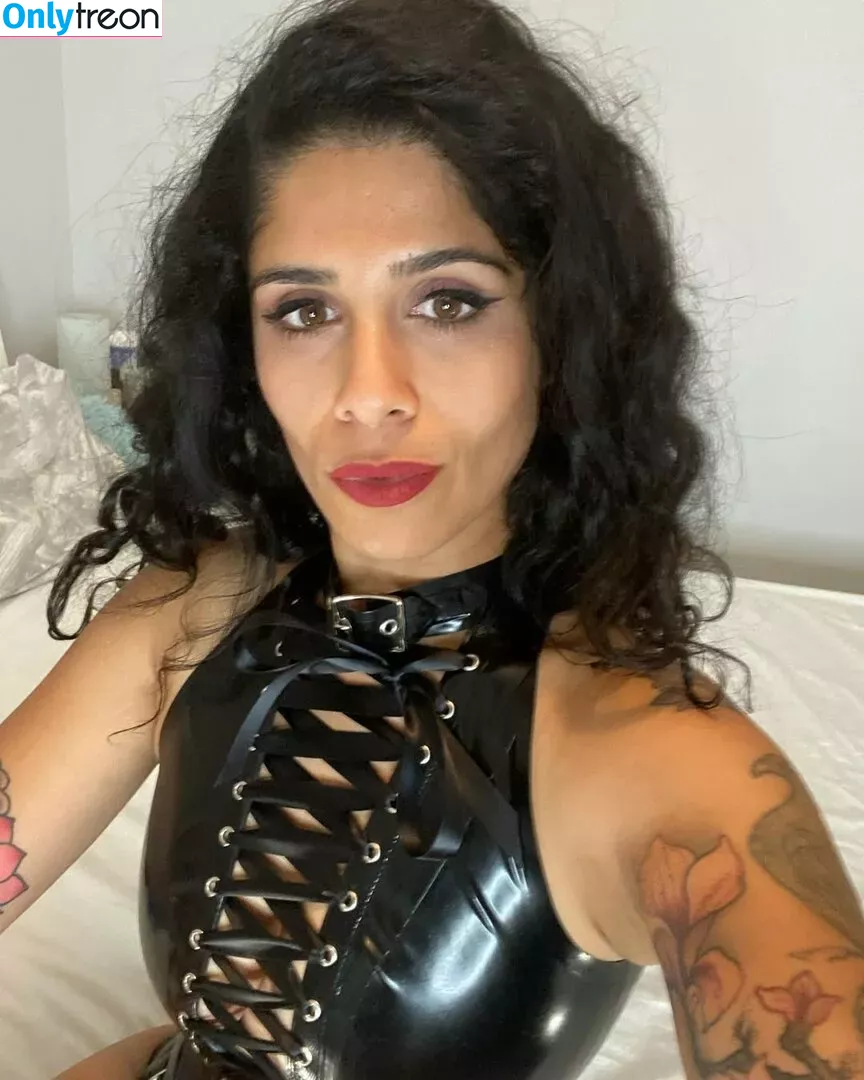 Mistress Sophia Sahara nude photo #0069 (Sophia Sahara / mistresssophiasahara / mssophiasahara / sophiasahara / sophiasaharafree)