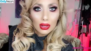 Mistress Taylor Knight nude
