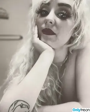 Mistress Trinity Faith / mistress_tfaith3 / mistresstfaith nude photo #0014