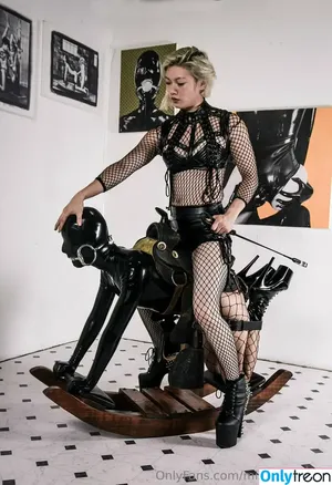 MistressLotusX / mistress.lotus.x nude photo #0200