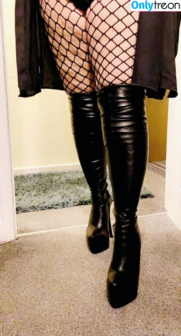 mistressmel1 голая photo #0128 (mistressmel1)