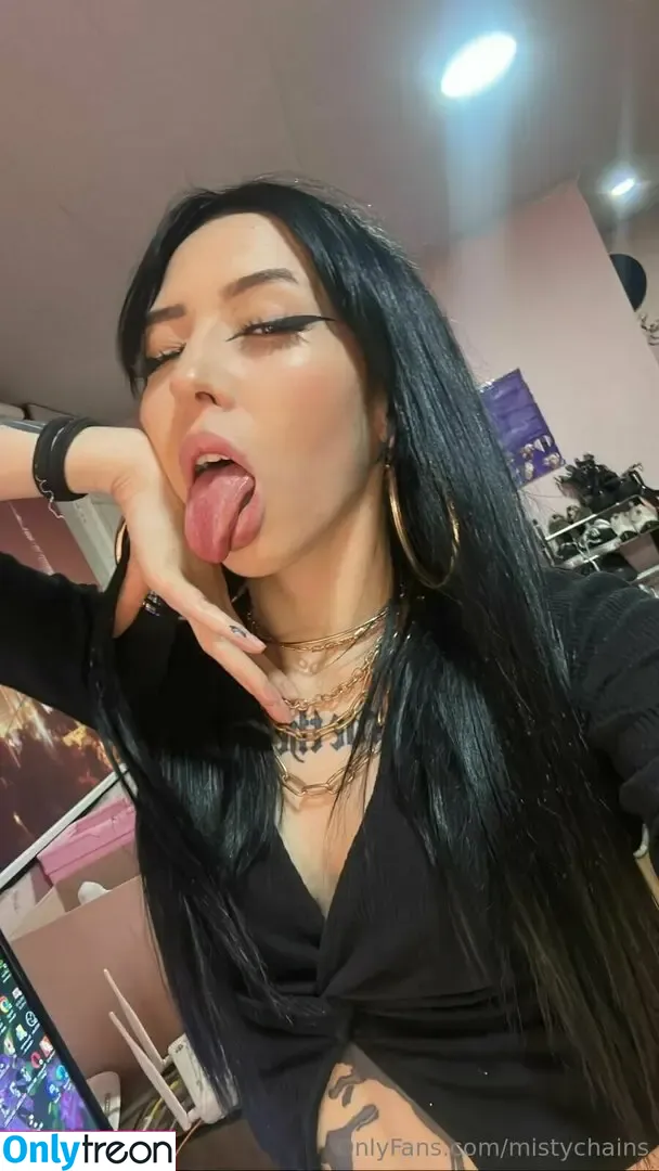mistychains голая photo #0017 (mistychain)