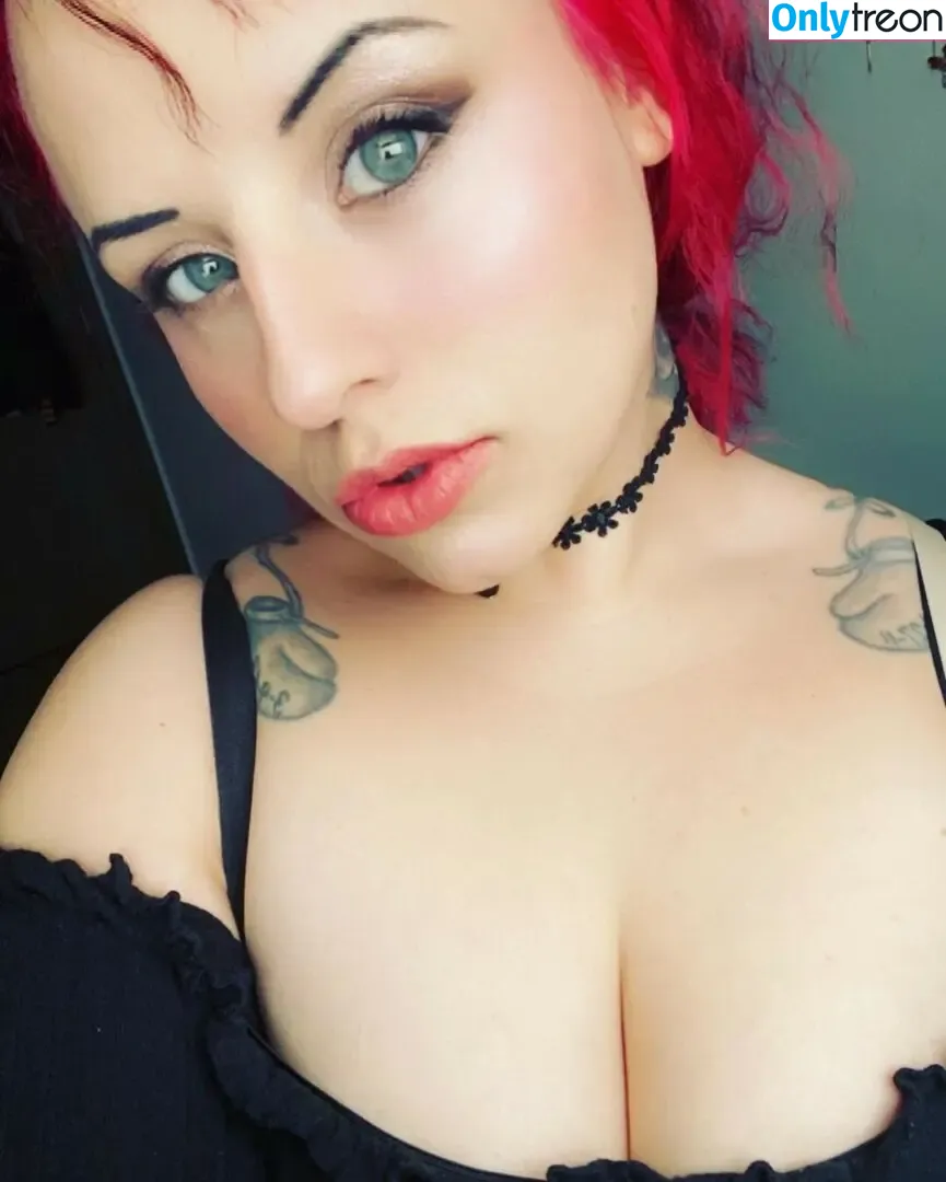 Miz.blu nude photo #0012 (mizblu / xxxsweatypiexxx)