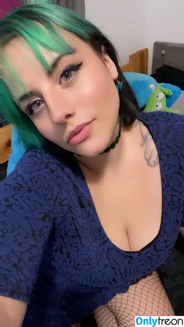 Miz.blu nude photo #0023 (mizblu / xxxsweatypiexxx)