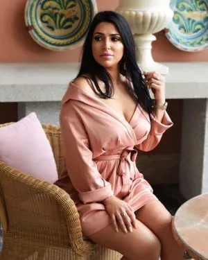 Mizz Ellaa ASMR / ellaaa / mizzellaa nude photo #0019