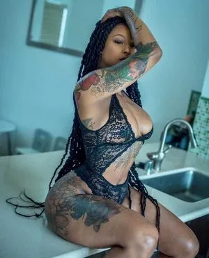 Mizz Twerksum / mizztwerksumoffical / theofficialmizztwerksum фото голая #0022