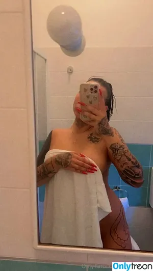  nude photo #0005
