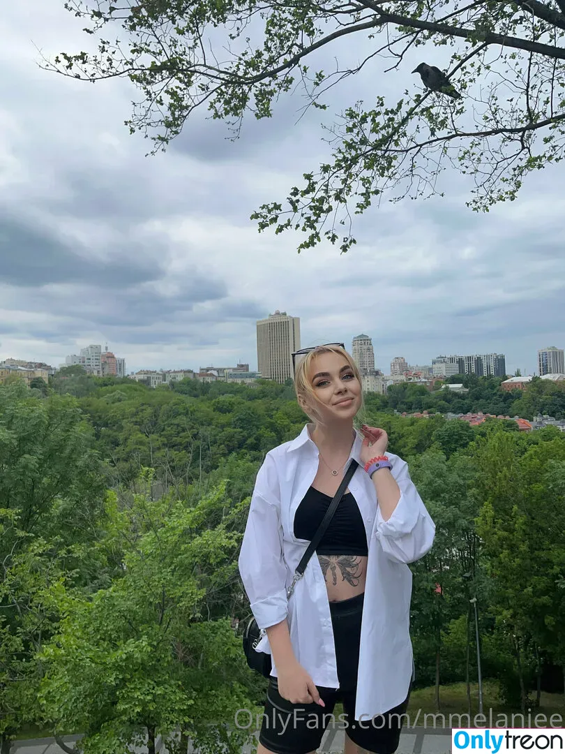 mmelaniee nude photo #0002 (mmelaniee)