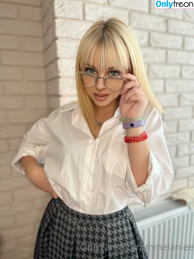 mmelaniee nude photo #0004 (mmelaniee)