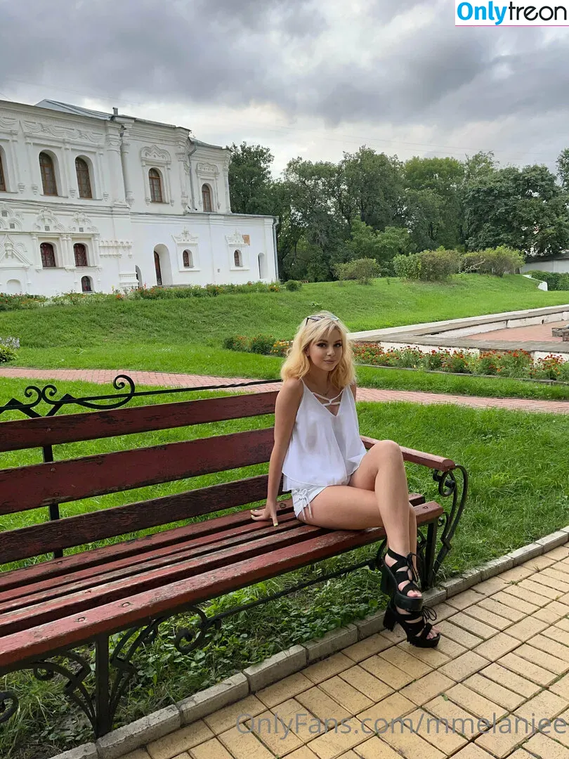 mmelaniee nude photo #0011 (mmelaniee)