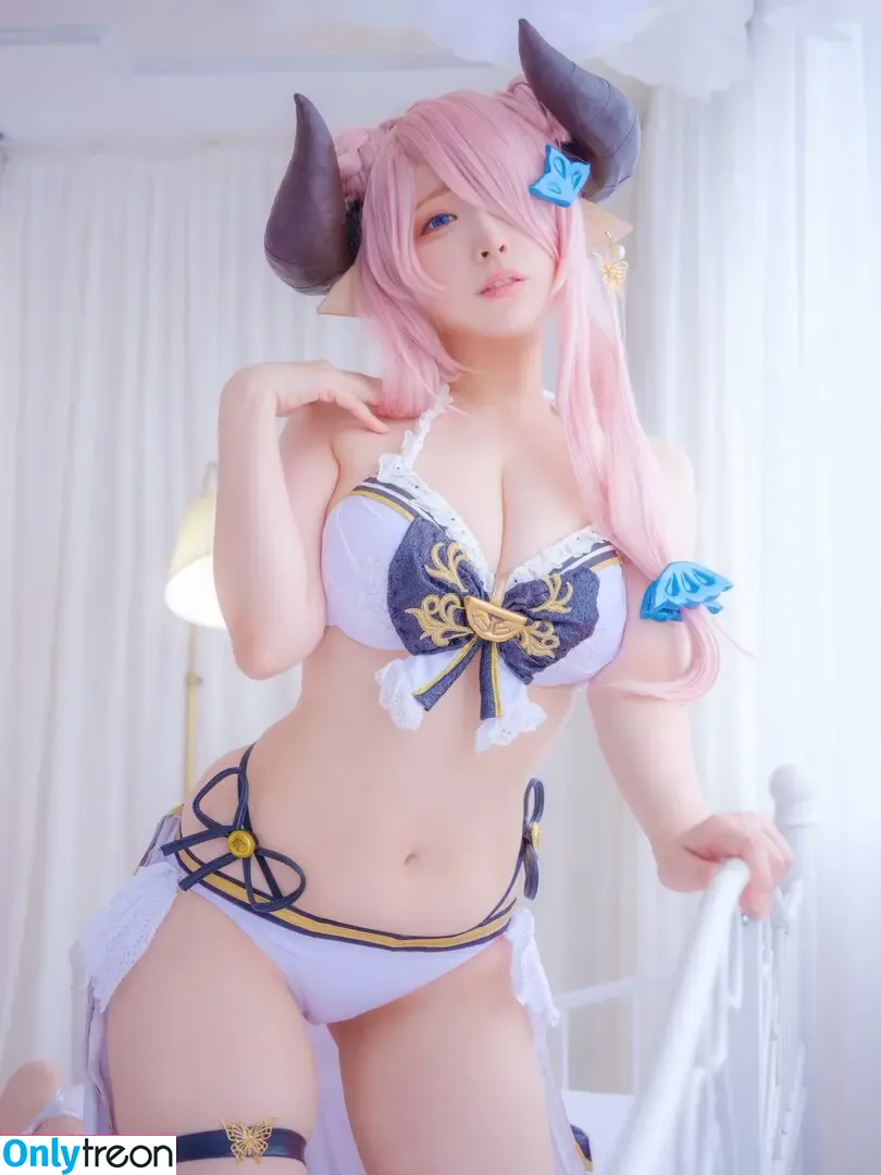 mmm_mii_ nude photo #0002 (mmm_mii_)