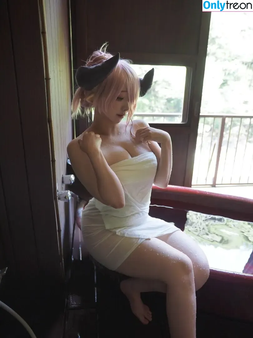 mmm_mii_ nude photo #0004 (mmm_mii_)