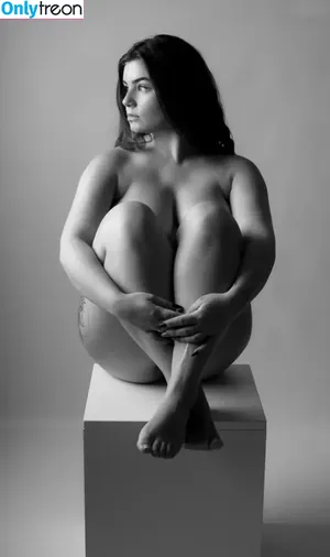mo0ny / mich3ll3_mra nude photo #0010
