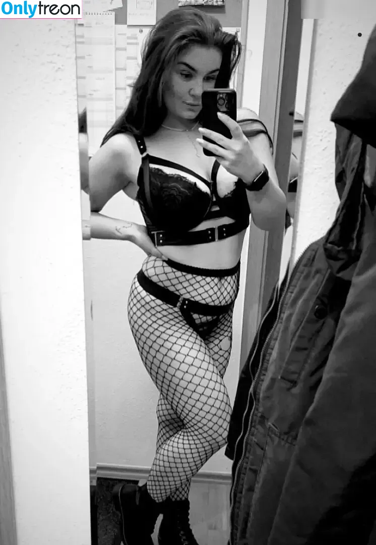 mo0ny nude photo #0053 (mich3ll3_mra)