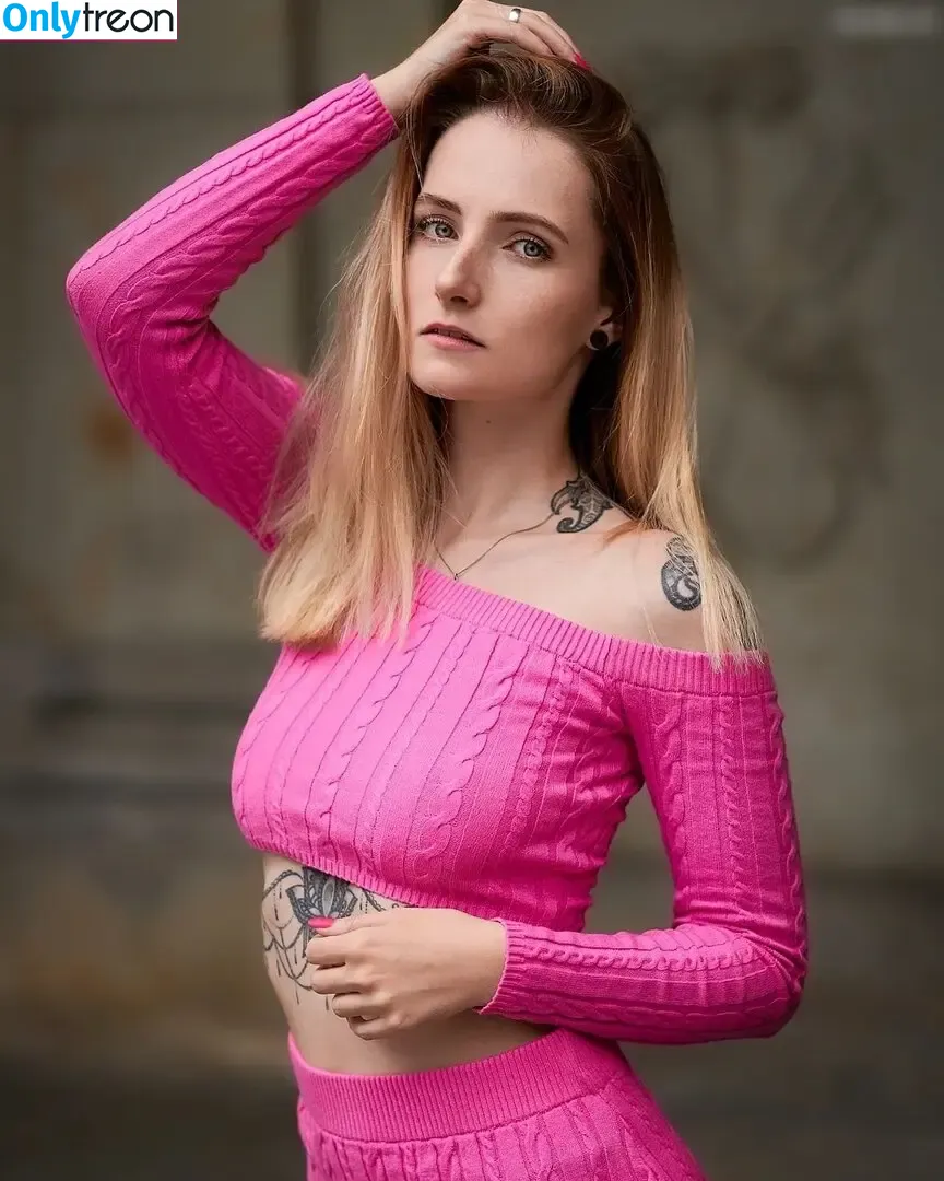 Model Lisa Marie голая photo #0007 (lisa.hates.you)