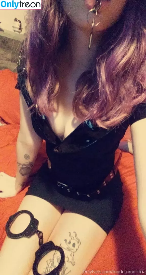 modernmorticia nude photo #0070 (modern_morticia)