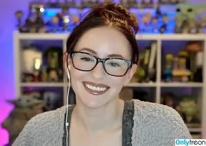 Mollie Damon / Star Wars Explained / molliemander фото голая #0063