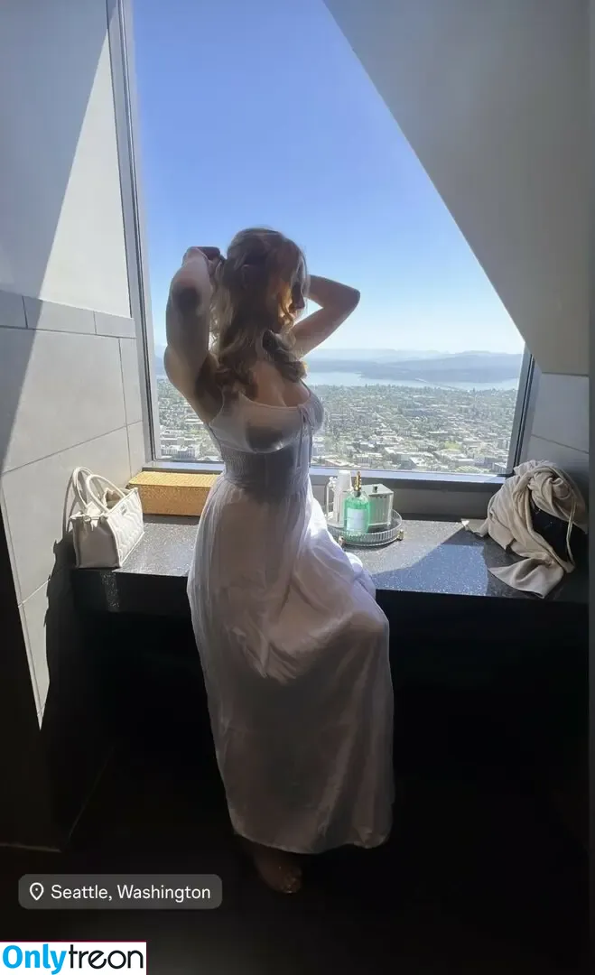 Molly Brown nude photo #0024 (Molly_Barista / molly_brown / mollyelizabethbrown / mollyqueen888)