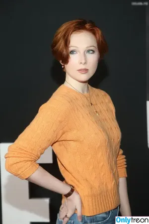 Molly C. Quinn / mollycaitlynquinn nude photo #0044