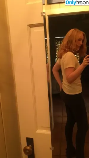 Molly C. Quinn / mollycaitlynquinn nude photo #0065