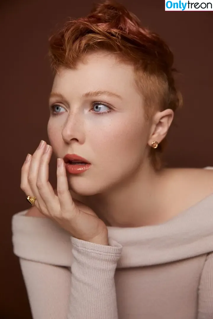 Molly C. Quinn nude photo #0062 (mollycaitlynquinn)