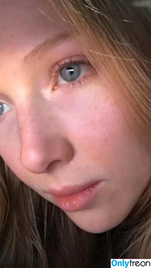 Molly C. Quinn nude photo #0068 (mollycaitlynquinn)