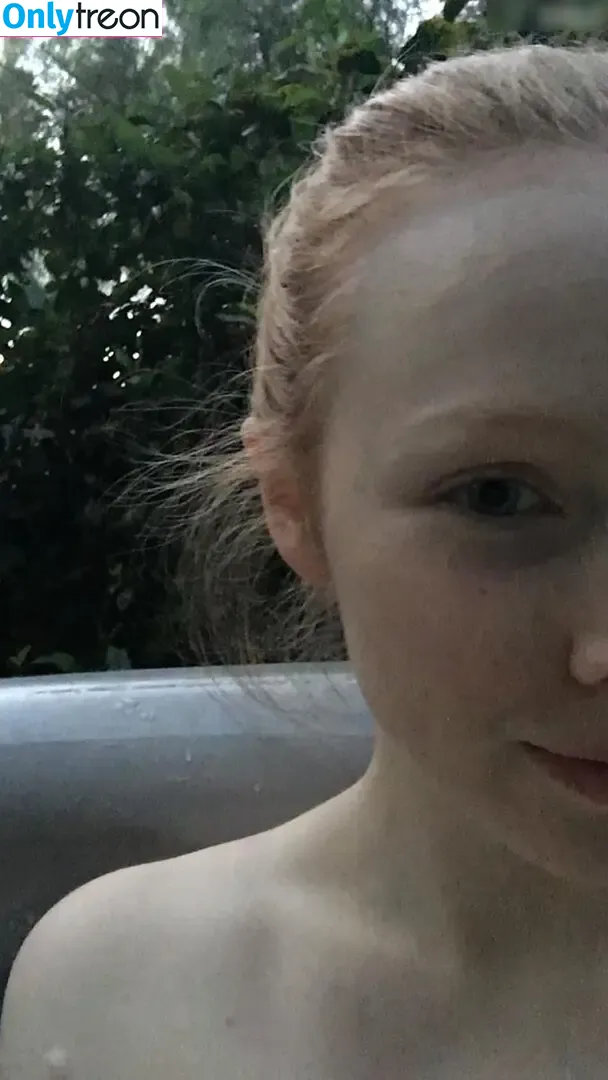 Molly C. Quinn nude photo #0069 (mollycaitlynquinn)
