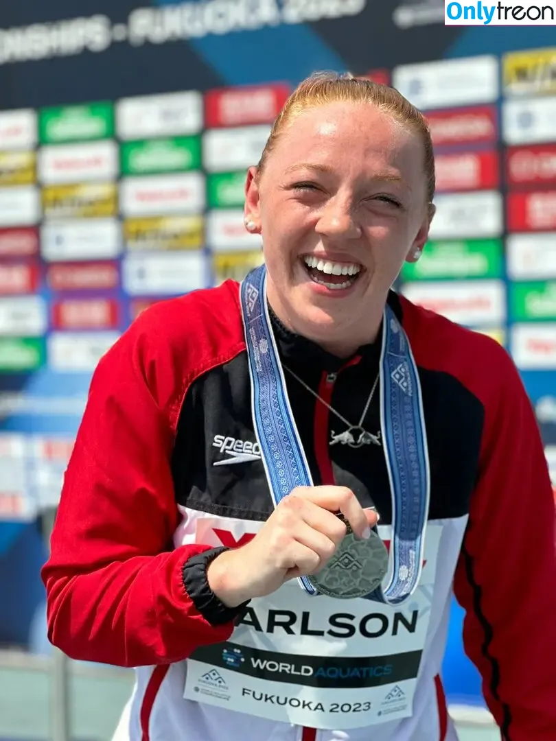 Molly Carlson голая photo #0243 (Canadian Diver / mollycarlson1)