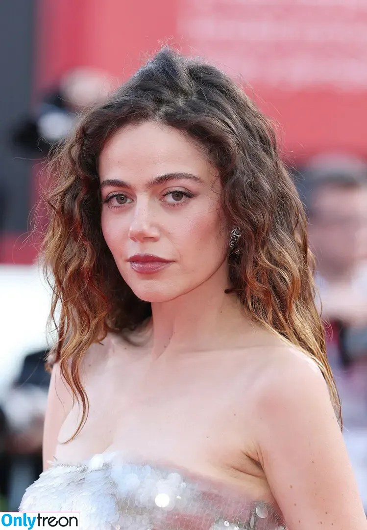 Molly Gordon голая photo #0281 (crashgordon / mollsterg)