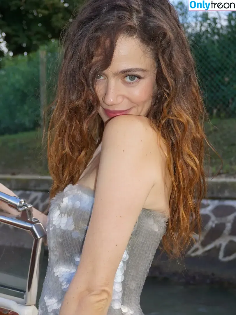 Molly Gordon голая photo #0287 (crashgordon / mollsterg)