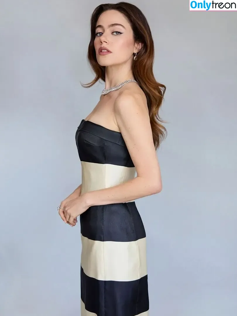 Molly Gordon голая photo #0305 (crashgordon / mollsterg)