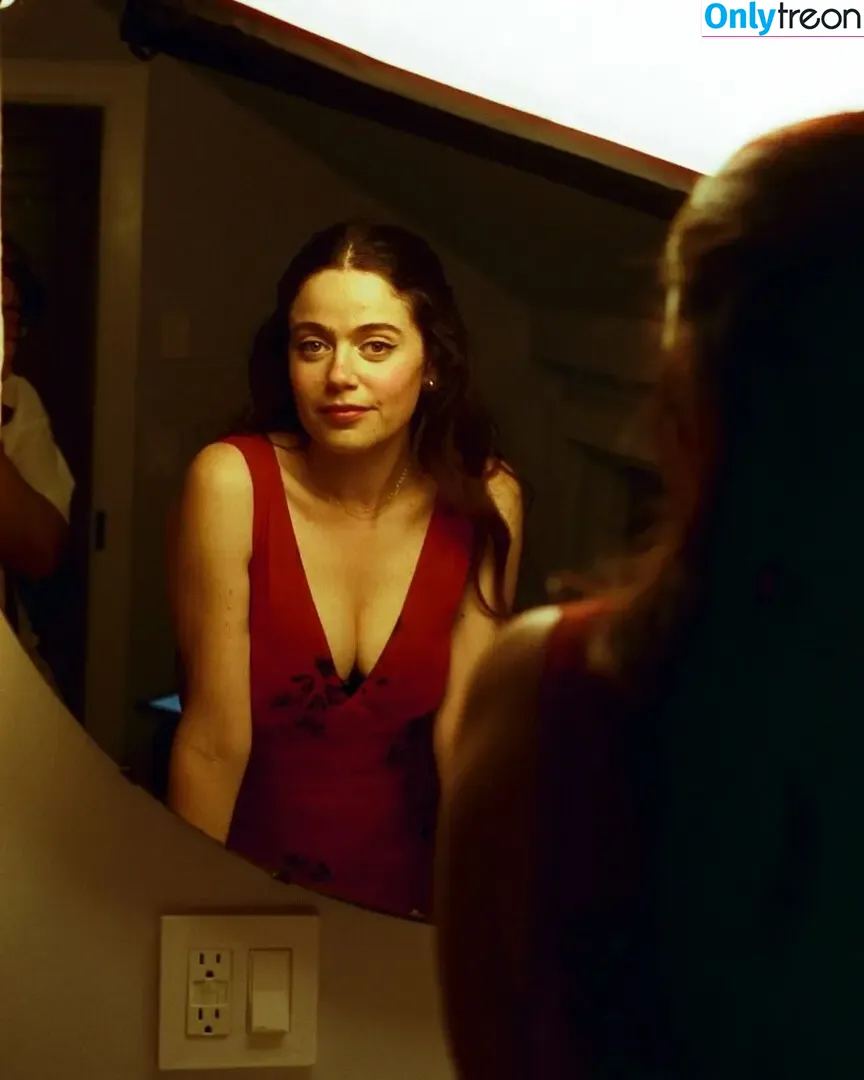 Molly Gordon nude photo #0311 (crashgordon / mollsterg)