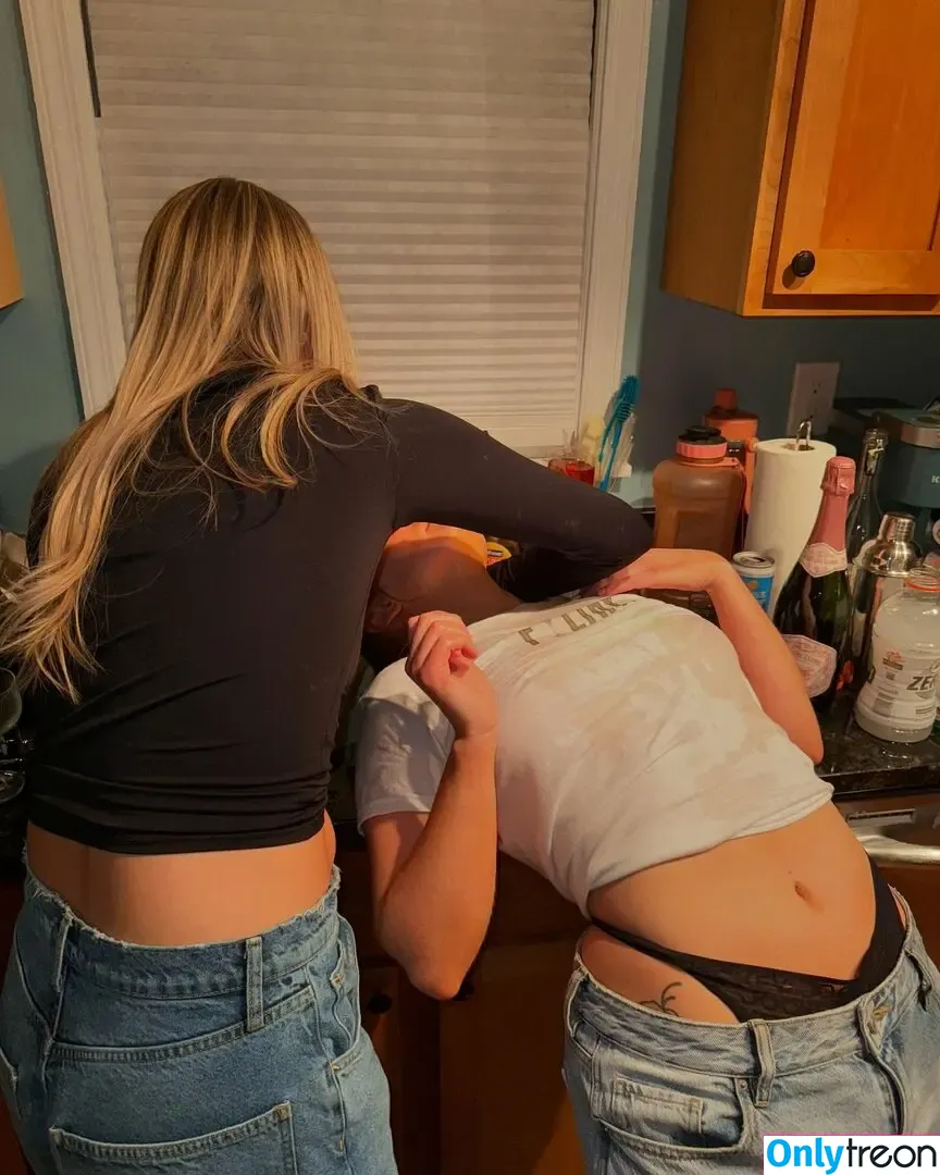 Molly Mullaney nude photo #0012 (Love is Blind Season 8 / mollyrosemullaney)