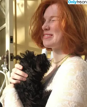 Molly Quinn / lassmolly / mollycaitlynquinn nude photo #0192