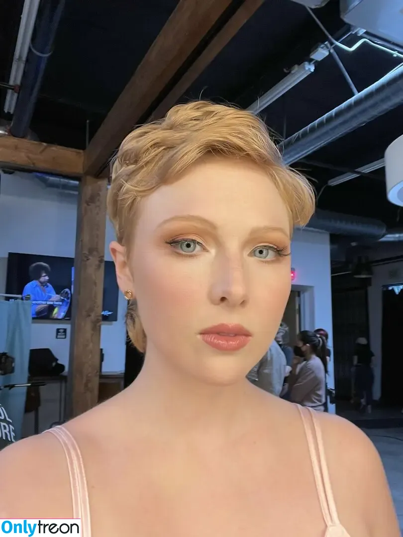 Molly Quinn nude photo #0166 (lassmolly / mollycaitlynquinn)
