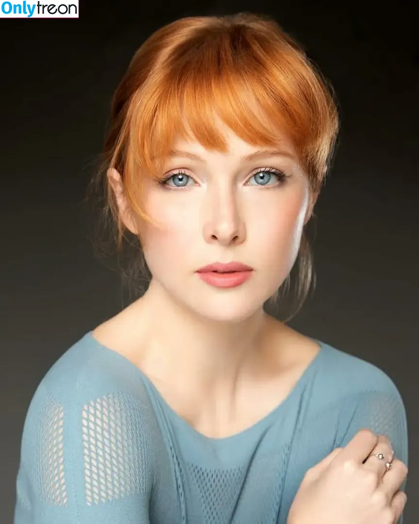 Molly Quinn nude photo #0183 (lassmolly / mollycaitlynquinn)