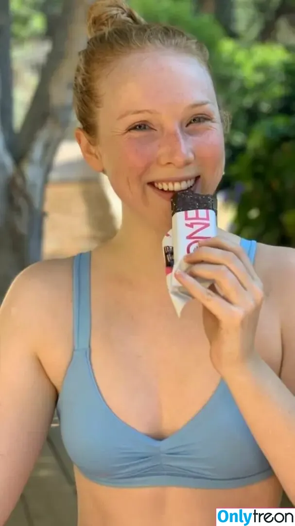 Molly Quinn nude photo #0186 (lassmolly / mollycaitlynquinn)