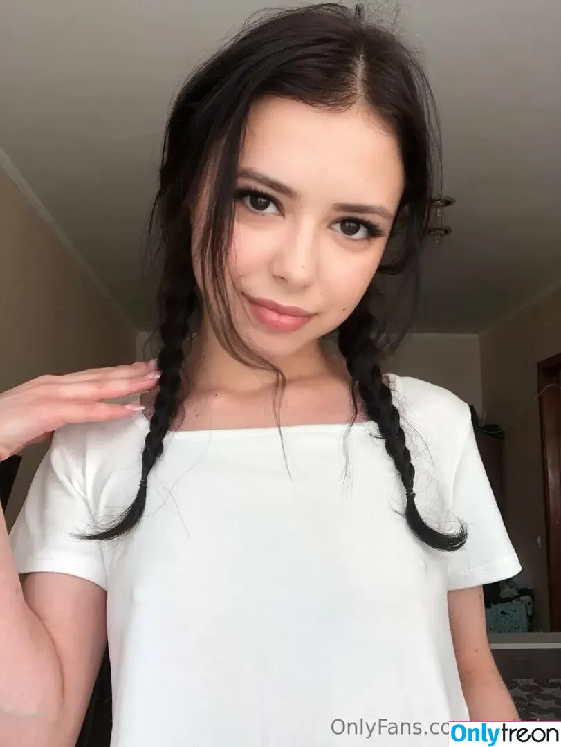 mollylo nude photo #0014 (mollylo93)