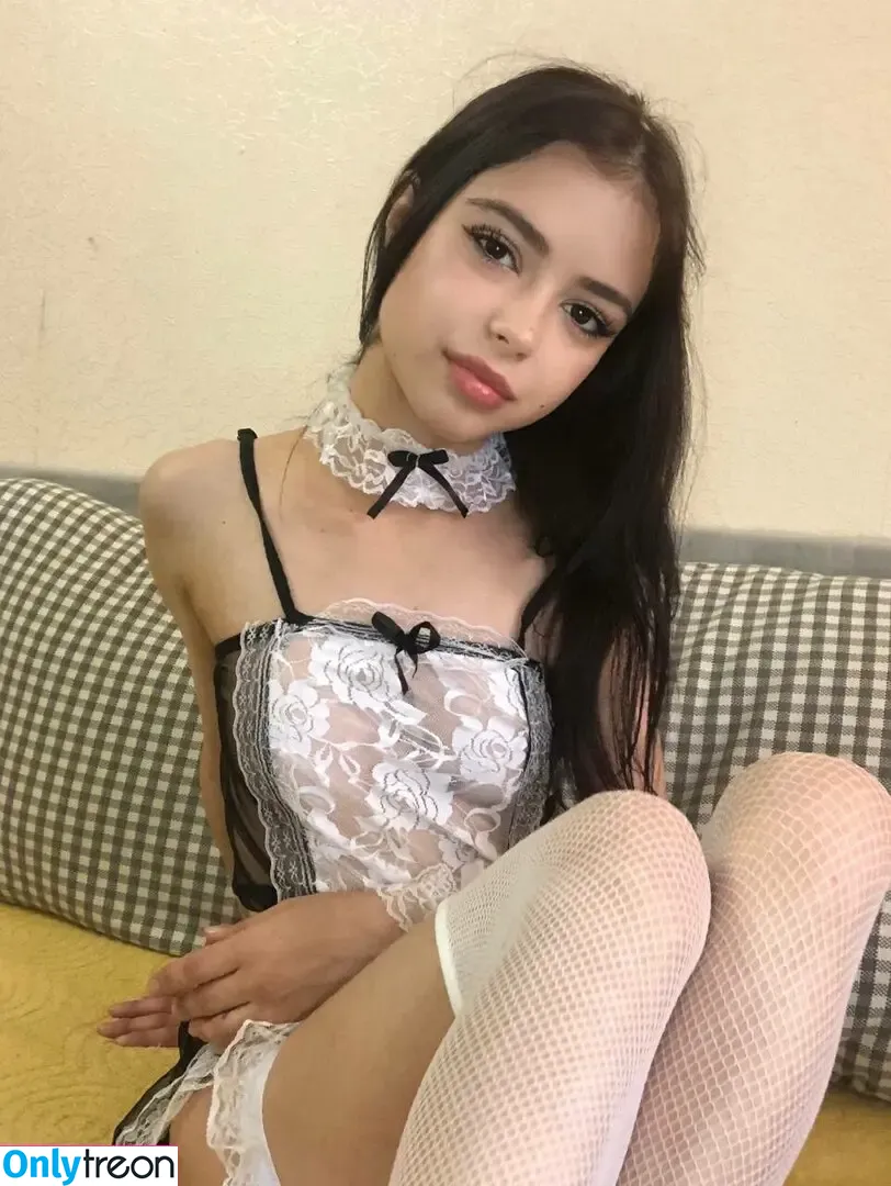 mollylo nude photo #0017 (mollylo93)
